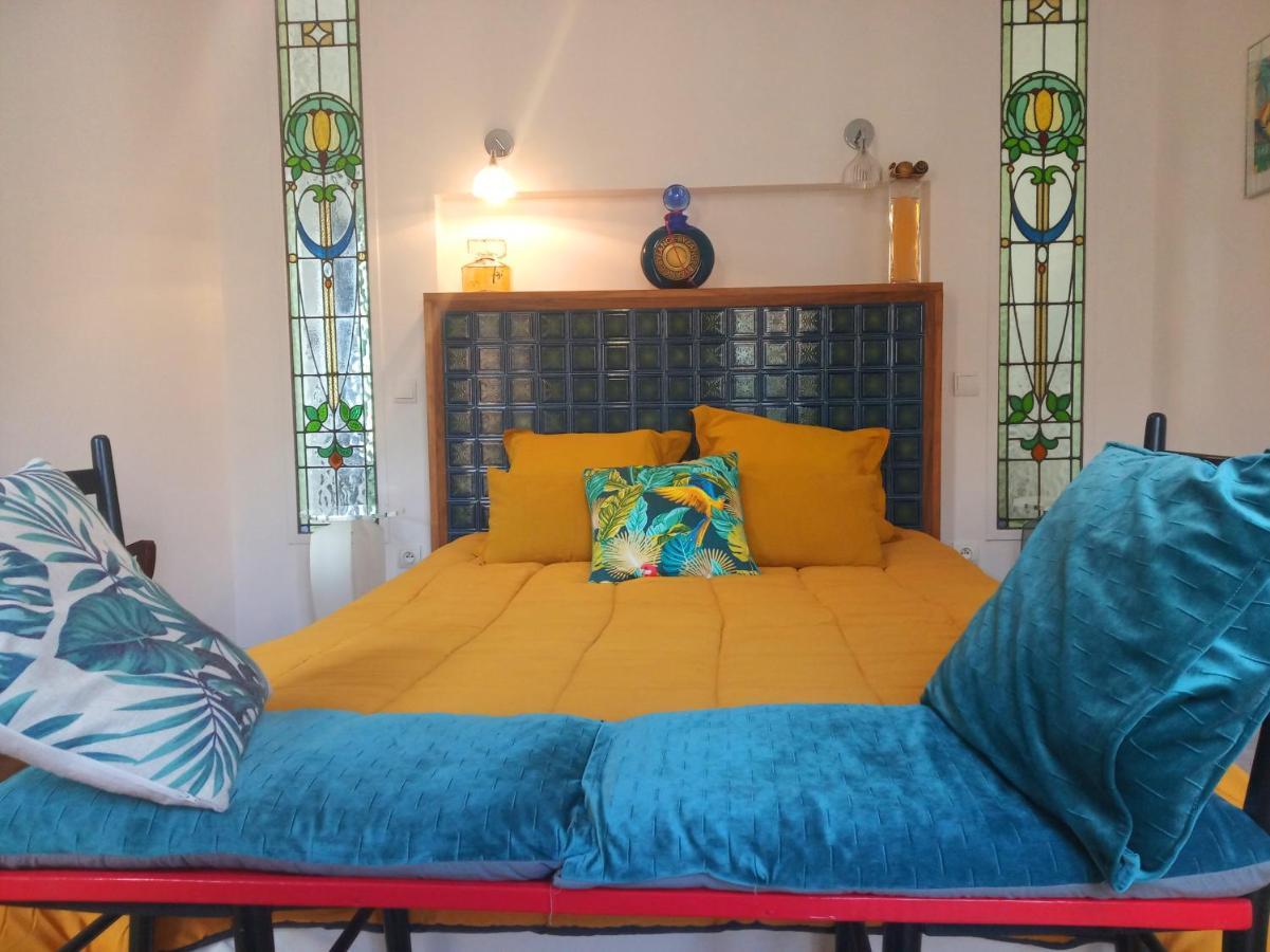 Chambre D'Hotes La Grenade Bleue Pons Exterior photo