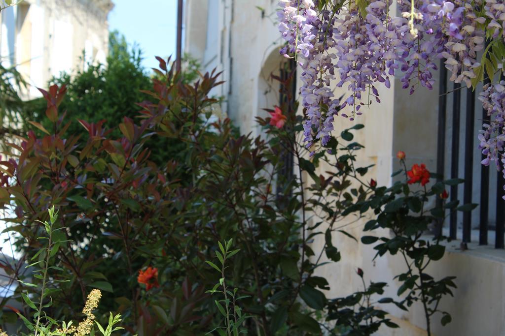 Chambre D'Hotes La Grenade Bleue Pons Exterior photo